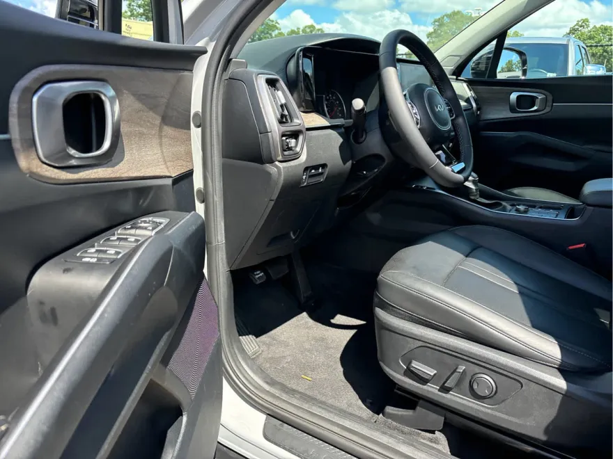 2023 Kia Sorento X-Line S photo 1