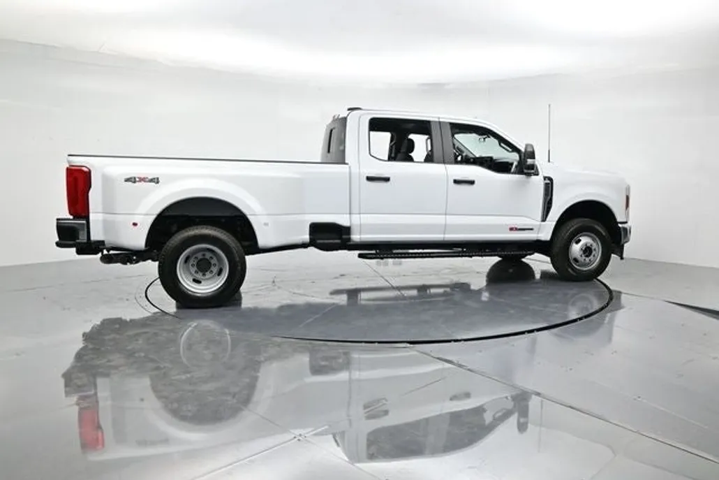 2026 Ford F-350 photo 1