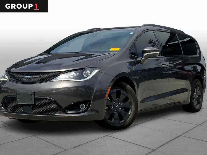 2020 Chrysler Pacifica Hybrid Limited photo 1