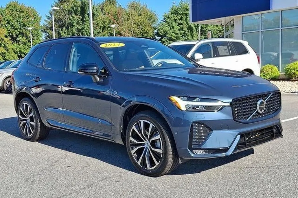 2024 Volvo XC60 B5 Plus photo 1
