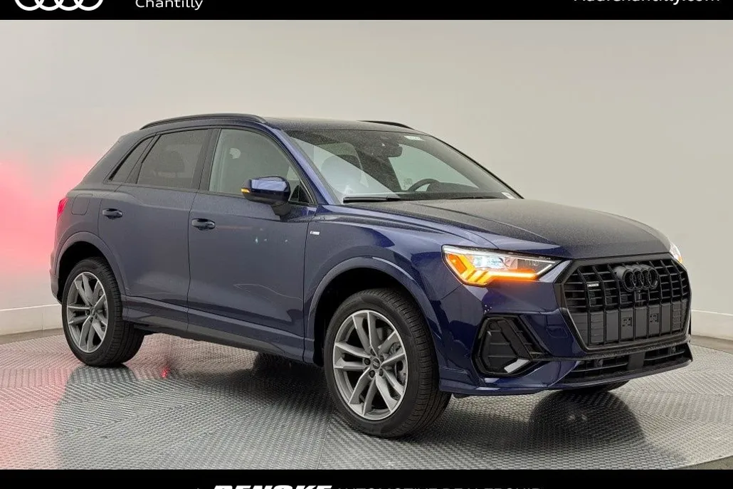 2025 Audi Q3 S line Premium photo 1