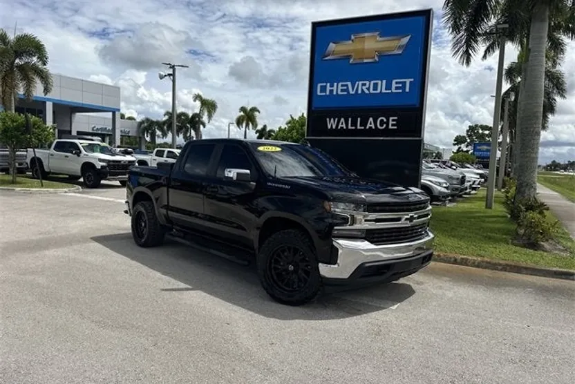 2022 Chevrolet Silverado 1500 LT photo 1