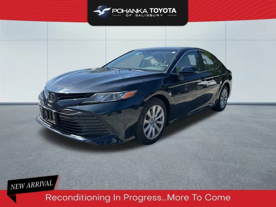 2018 Toyota Camry LE photo 1