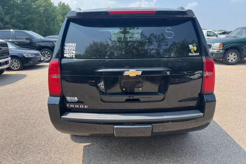 2019 Chevrolet Tahoe LS photo 1