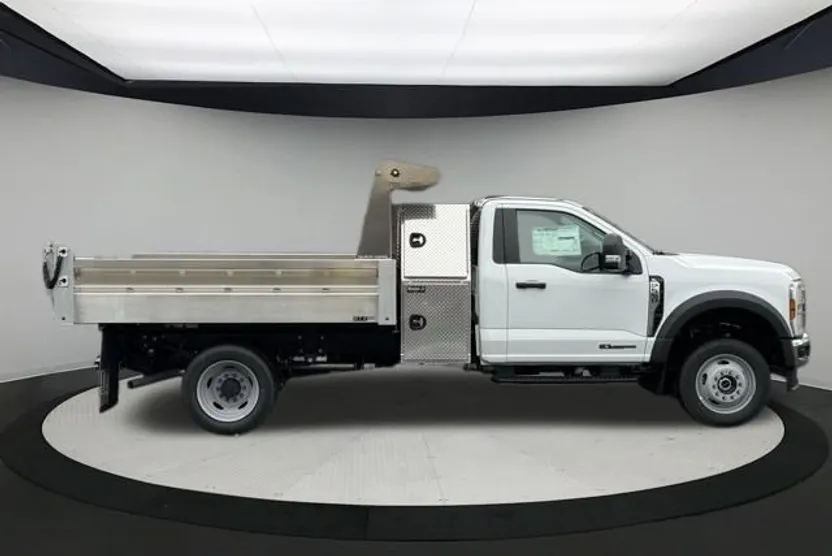 2024 Ford F-550 XL photo 1