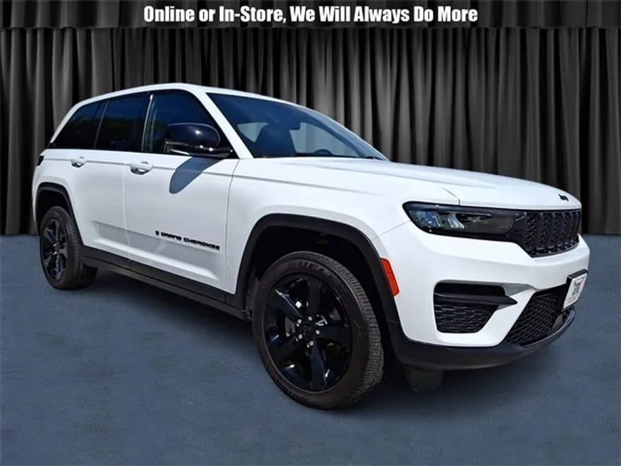 2023 Jeep Grand Cherokee Altitude photo 1