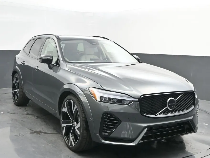 2026 Volvo XC60 Hybrid T8 photo 1