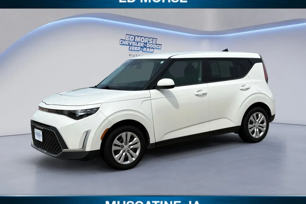 2023 Kia Soul LX photo 1