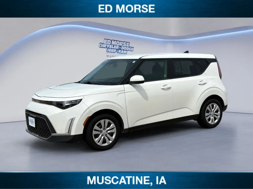 2023 Kia Soul LX photo 1