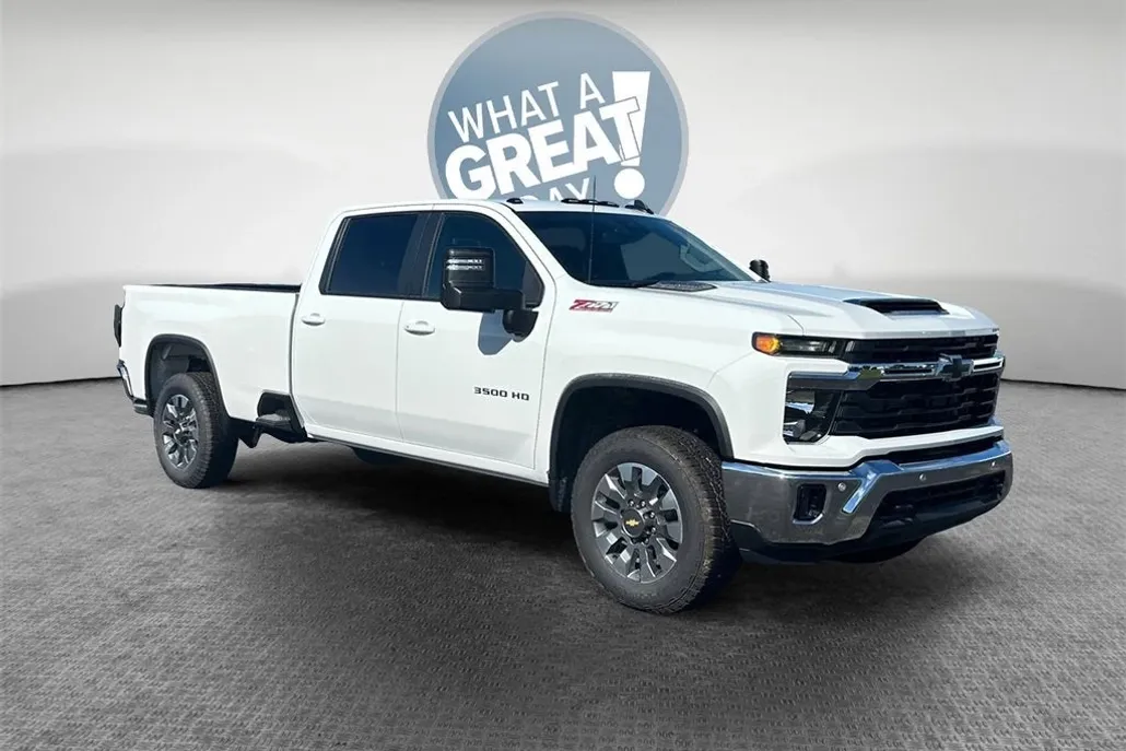 2025 Chevrolet Silverado 3500HD LT photo 1