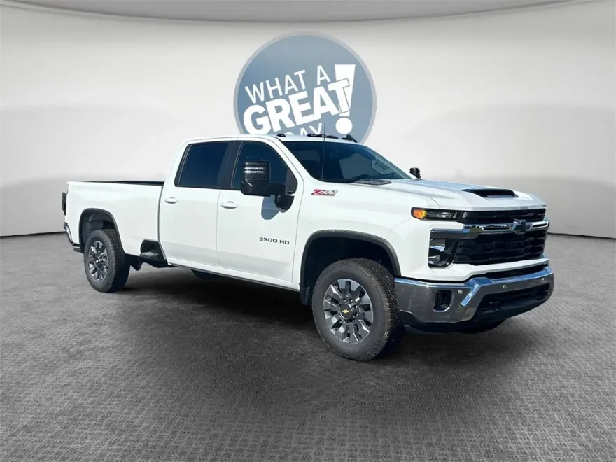 2025 Chevrolet Silverado 3500HD LT photo 1