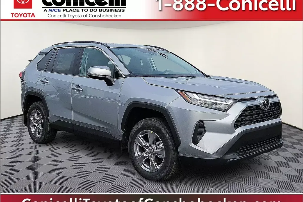 2025 Toyota RAV4 XLE photo 1