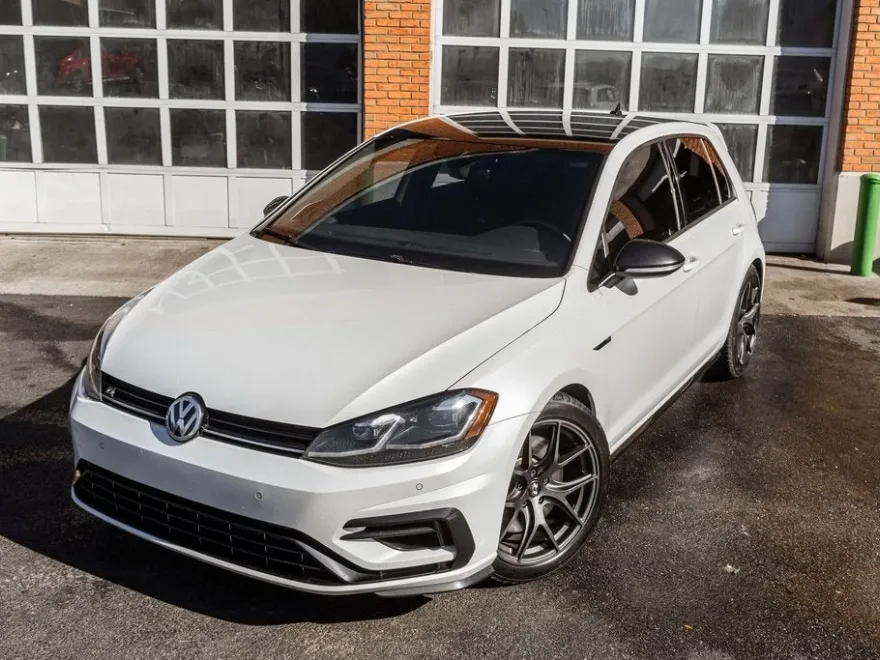 2019 Volkswagen Golf R 4Motion photo 1