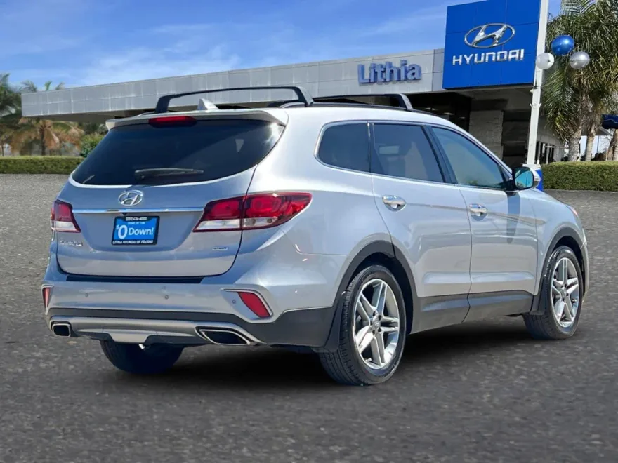 2017 Hyundai Santa Fe SE Ultimate photo 1