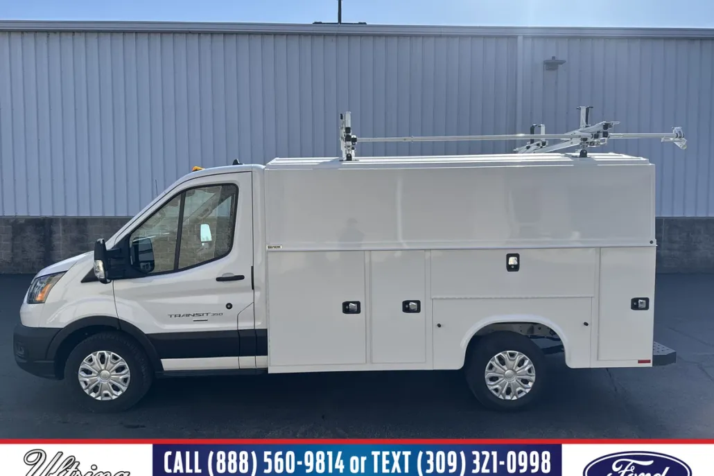 2024 Ford Transit Cutaway photo 1