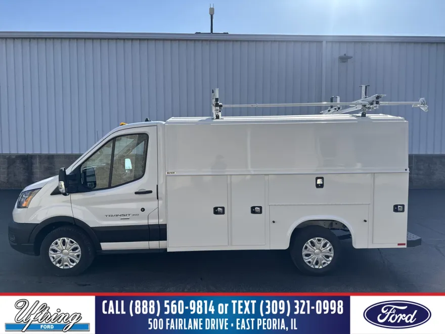 2024 Ford Transit Cutaway photo 1