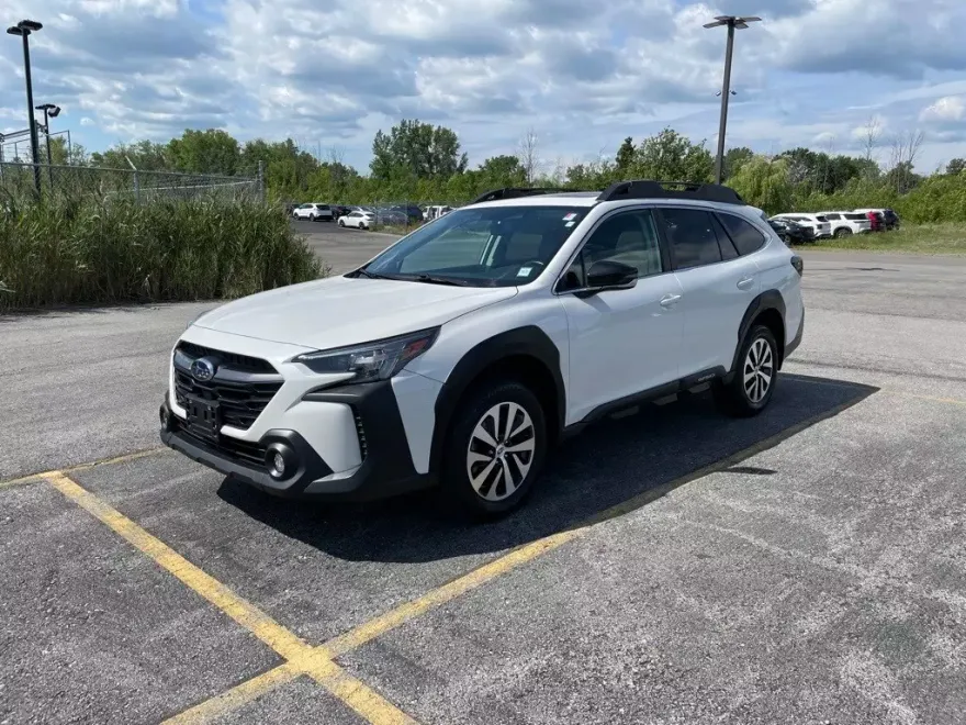 2024 Subaru Outback Premium photo 1
