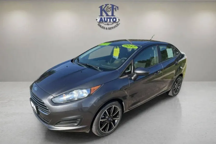 2017 Ford Fiesta SE photo 1