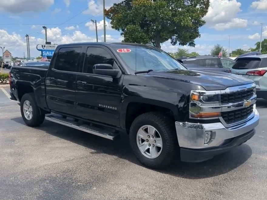 2018 Chevrolet Silverado 1500 LT photo 1