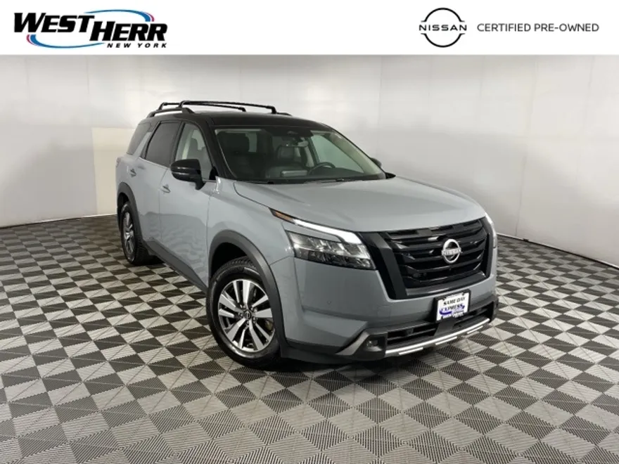 2023 Nissan Pathfinder SL photo 1