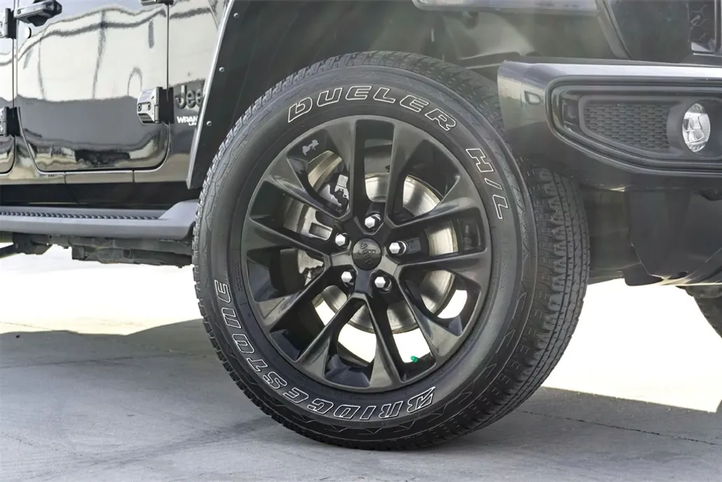 2021 Jeep Wrangler Unlimited Sahara High Altitude photo 1
