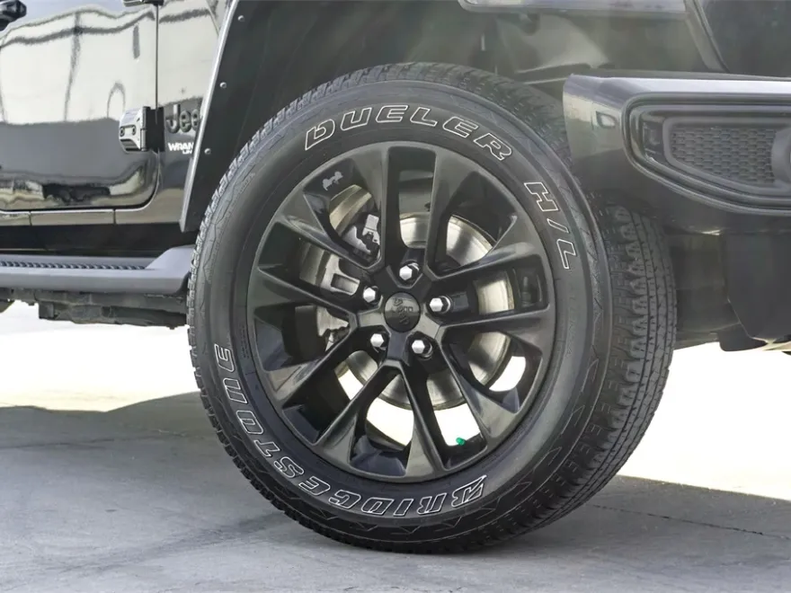 2021 Jeep Wrangler Unlimited Sahara High Altitude photo 1