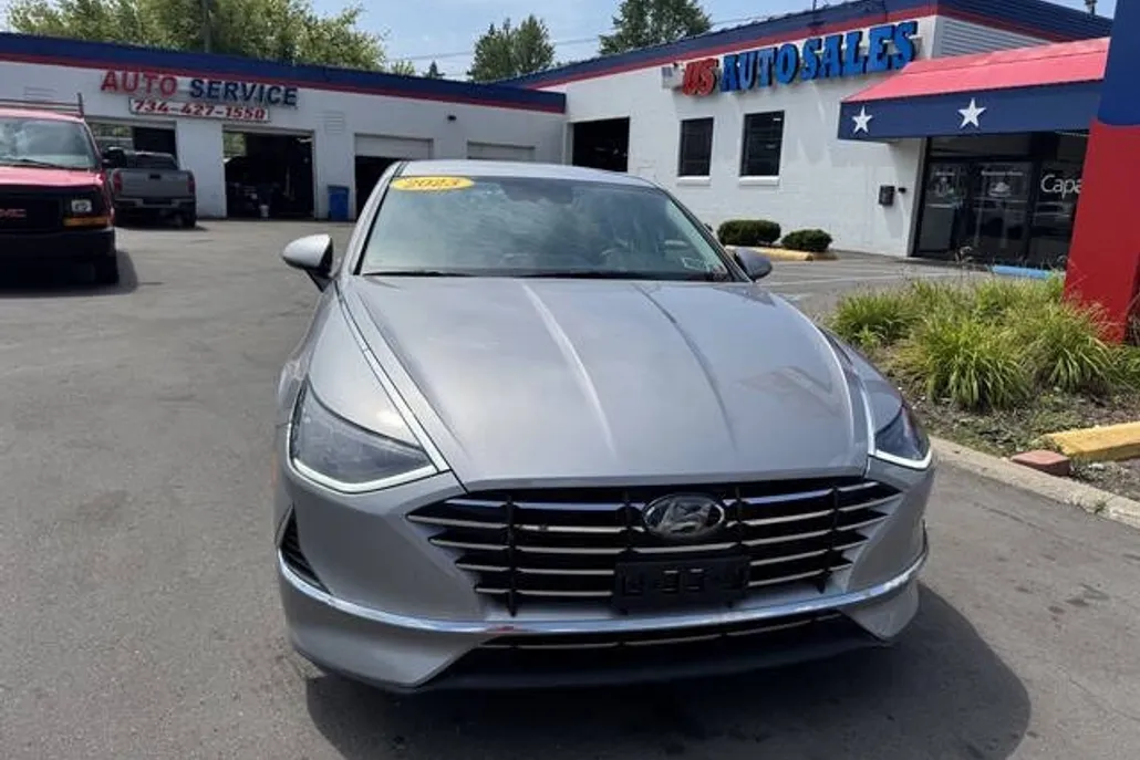 2023 Hyundai Sonata SE photo 1