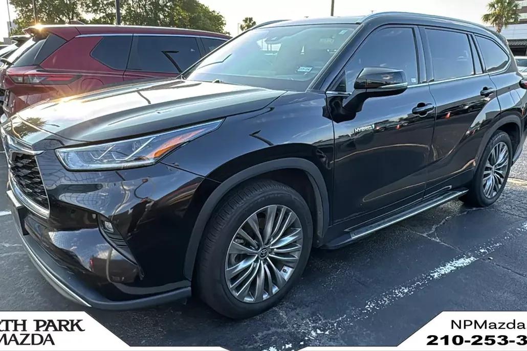 2020 Toyota Highlander Platinum photo 1