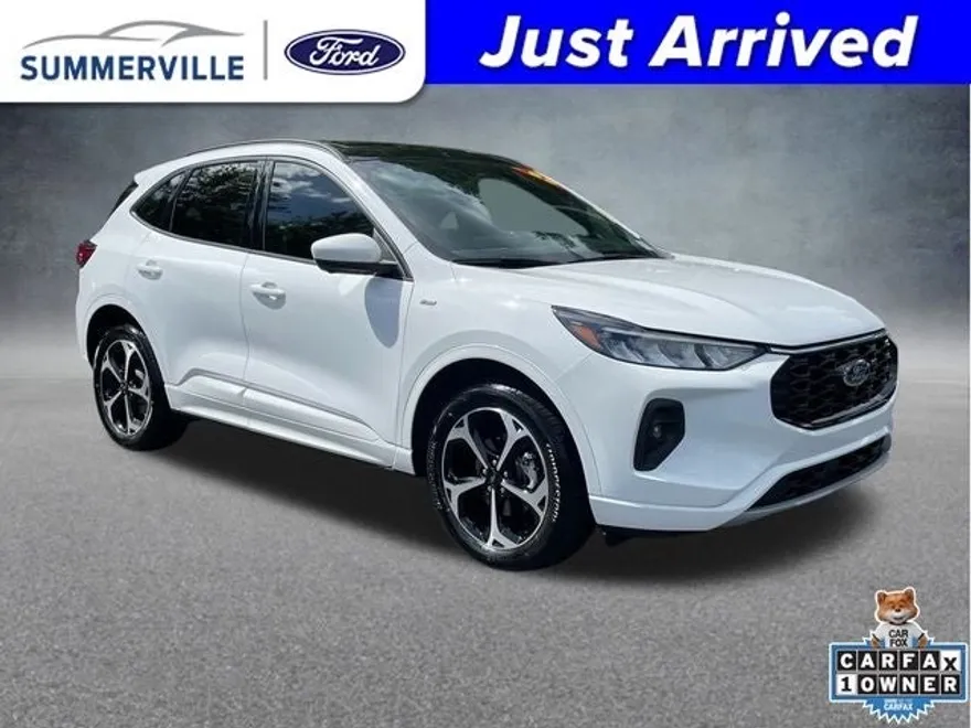 2023 Ford Escape ST-Line Select photo 1