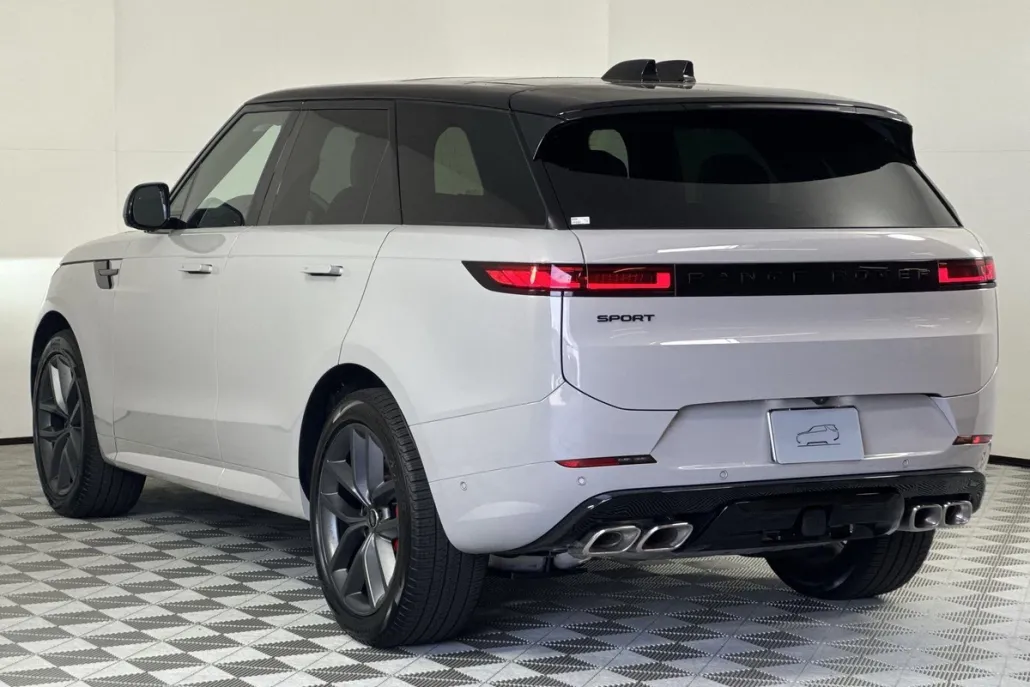2025 Land Rover Range Rover Sport SE photo 1