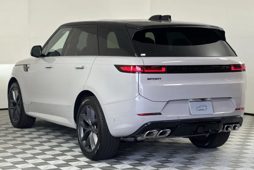 2025 Land Rover Range Rover Sport SE photo 1
