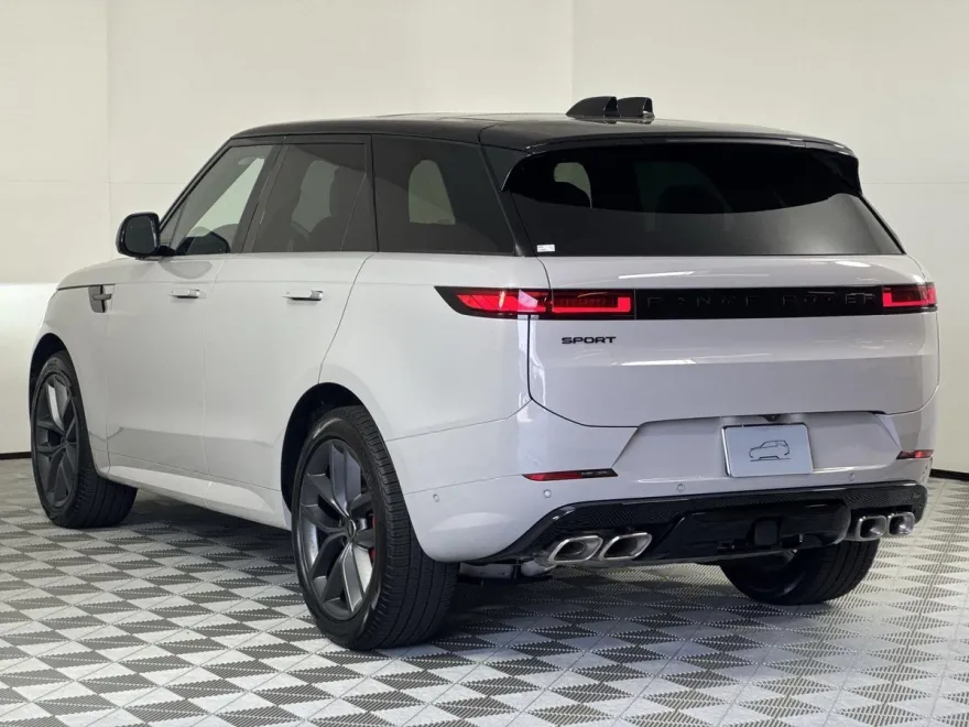 2025 Land Rover Range Rover Sport SE photo 1