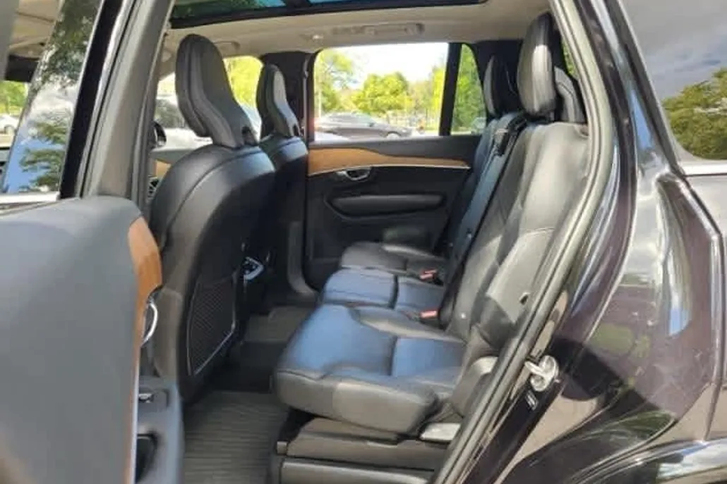 2023 Volvo XC90 Plus photo 1
