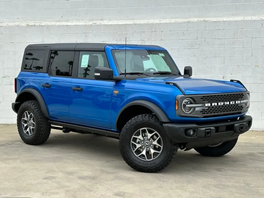 2025 Ford Bronco Badlands photo 1