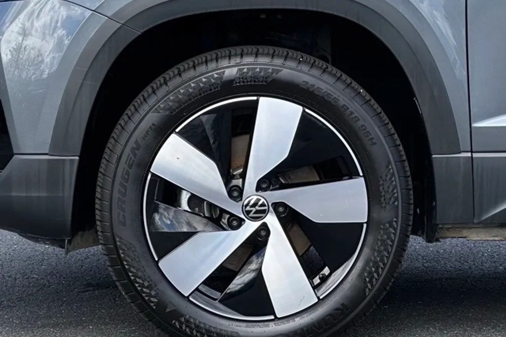 2024 Volkswagen Taos S photo 1