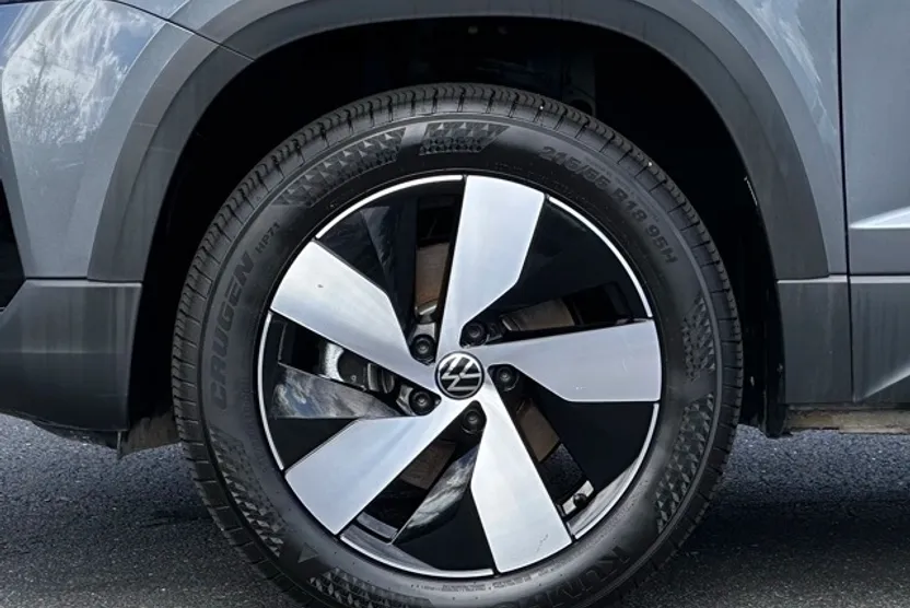 2024 Volkswagen Taos S photo 1