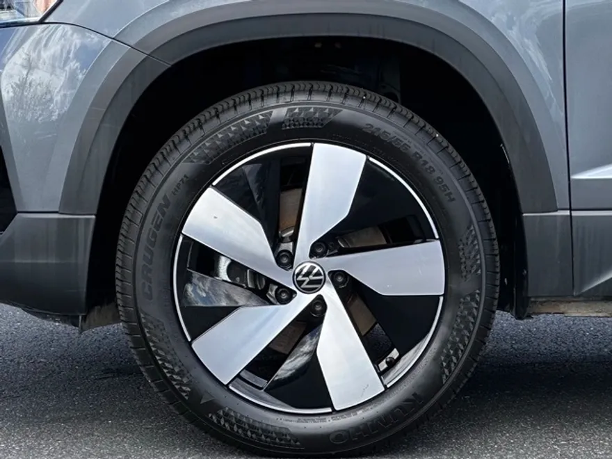 2024 Volkswagen Taos S photo 1