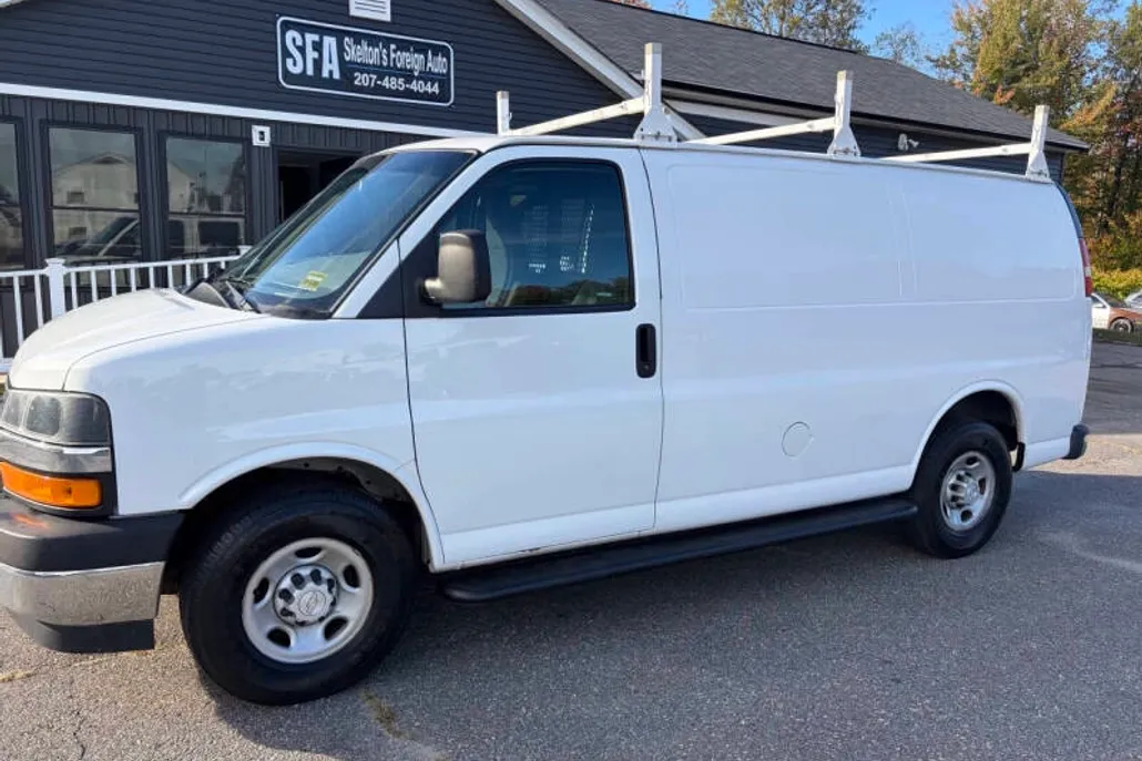 2018 Chevrolet Express 2500 Cargo Van photo 1