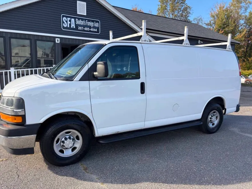 2018 Chevrolet Express 2500 Cargo Van photo 1