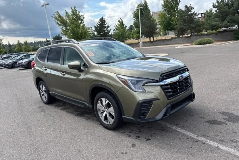2024 Subaru Ascent Premium photo 1