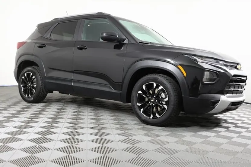 2023 Chevrolet Trailblazer LT photo 1