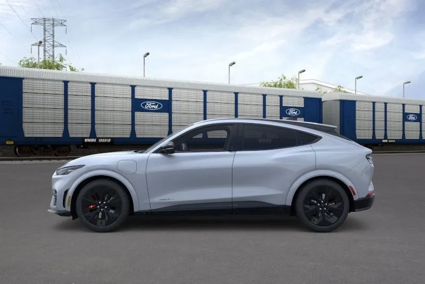 2025 Ford Mustang Mach-E GT photo 1