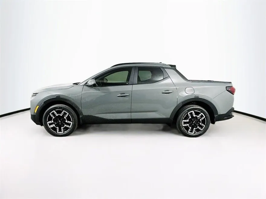 2025 Hyundai Santa Cruz Limited photo 2