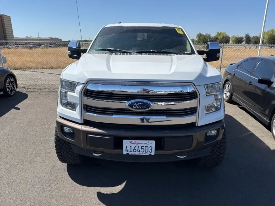 2017 Ford F-150 Lariat photo 2