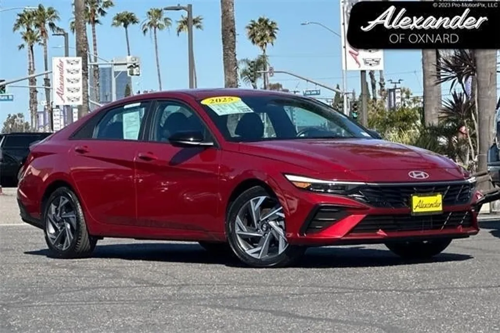 2025 Hyundai Elantra SEL Sport photo 1
