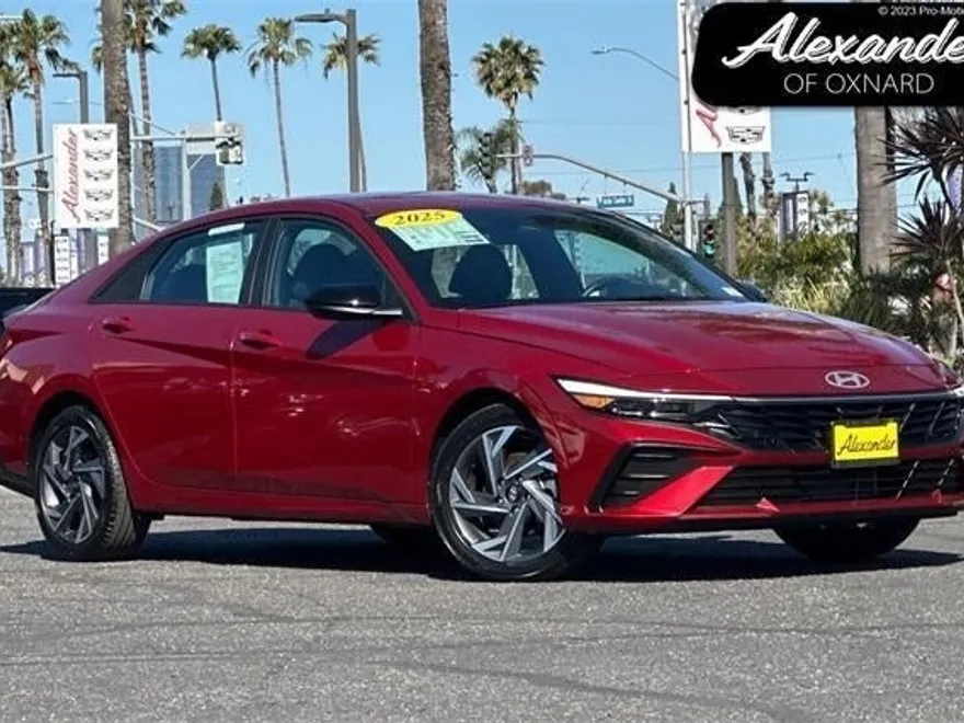 2025 Hyundai Elantra SEL Sport photo 1