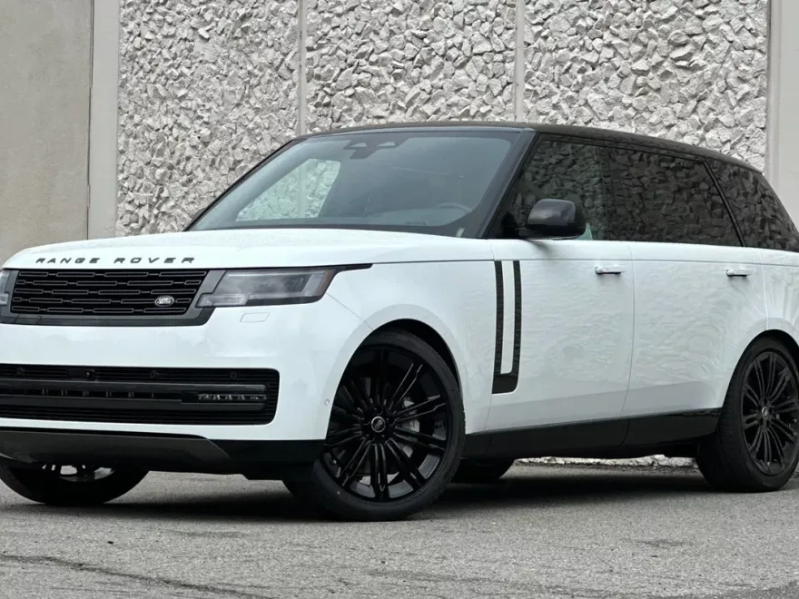 2025 Land Rover Range Rover SE photo 1