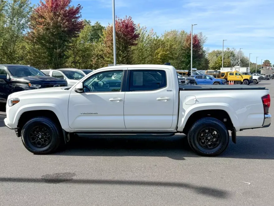 2021 Toyota Tacoma SR5 V6 4x4 photo 1