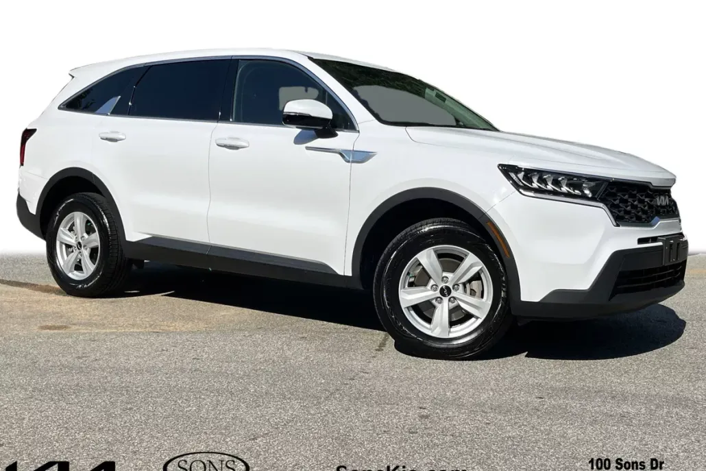 2023 Kia Sorento LX photo 1