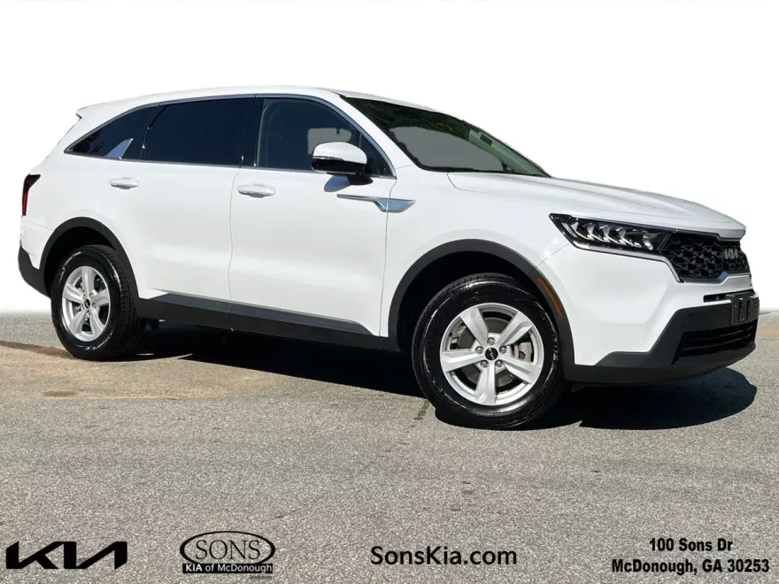 2023 Kia Sorento LX photo 1